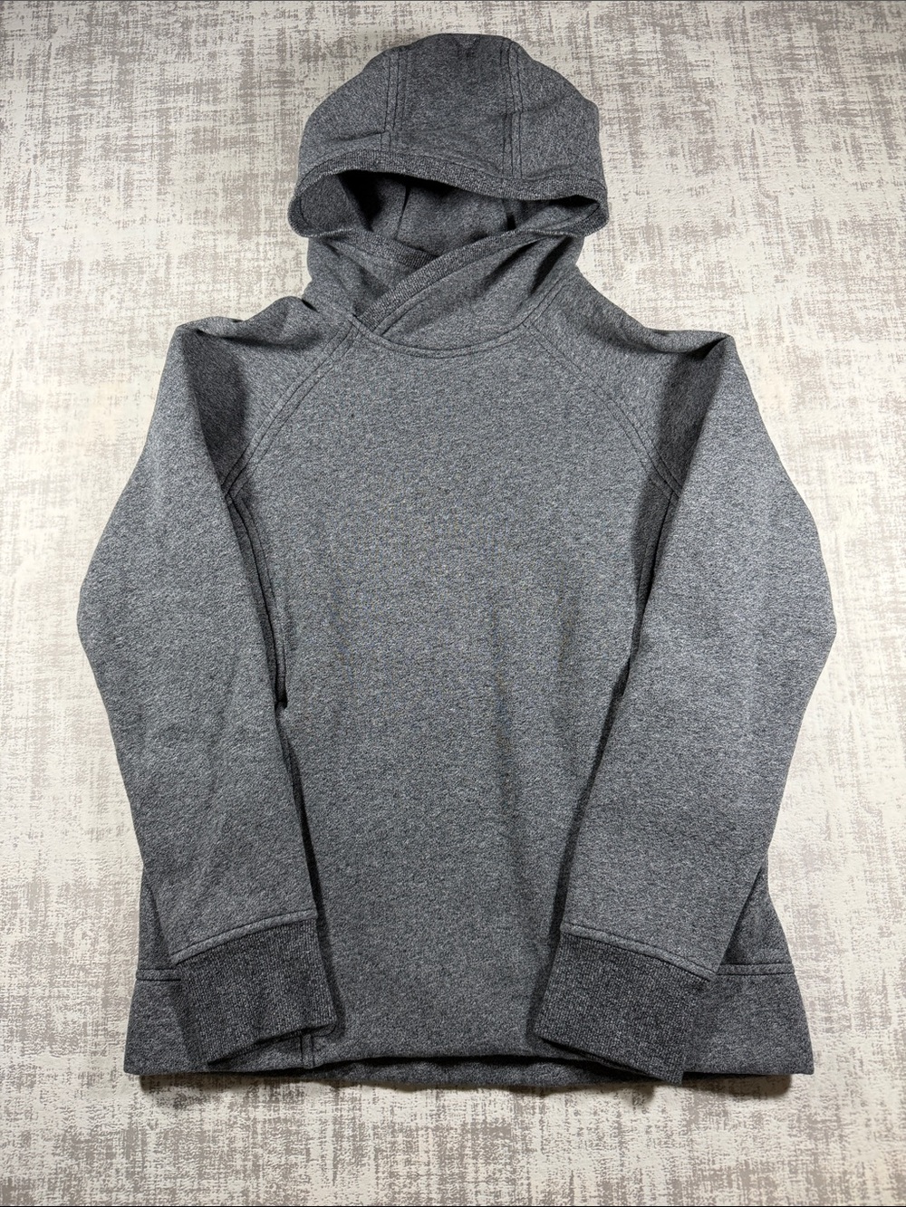 Lululemon Womens Heather Dark Gray Scuba Hoodie size 2 22.5 X16.5 pt